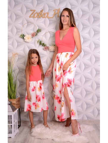 Koralowe sukienki w kwiaty dla mamy i córki